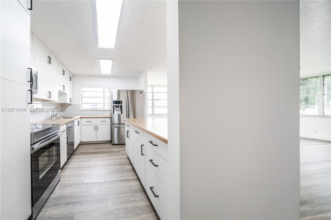 For Rent: $2,380 (2 beds, 2 baths, 1040 Square Feet)