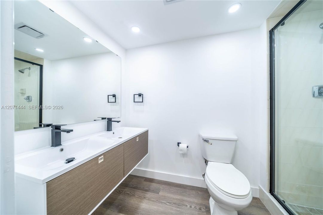For Rent: $2,380 (2 beds, 2 baths, 1040 Square Feet)