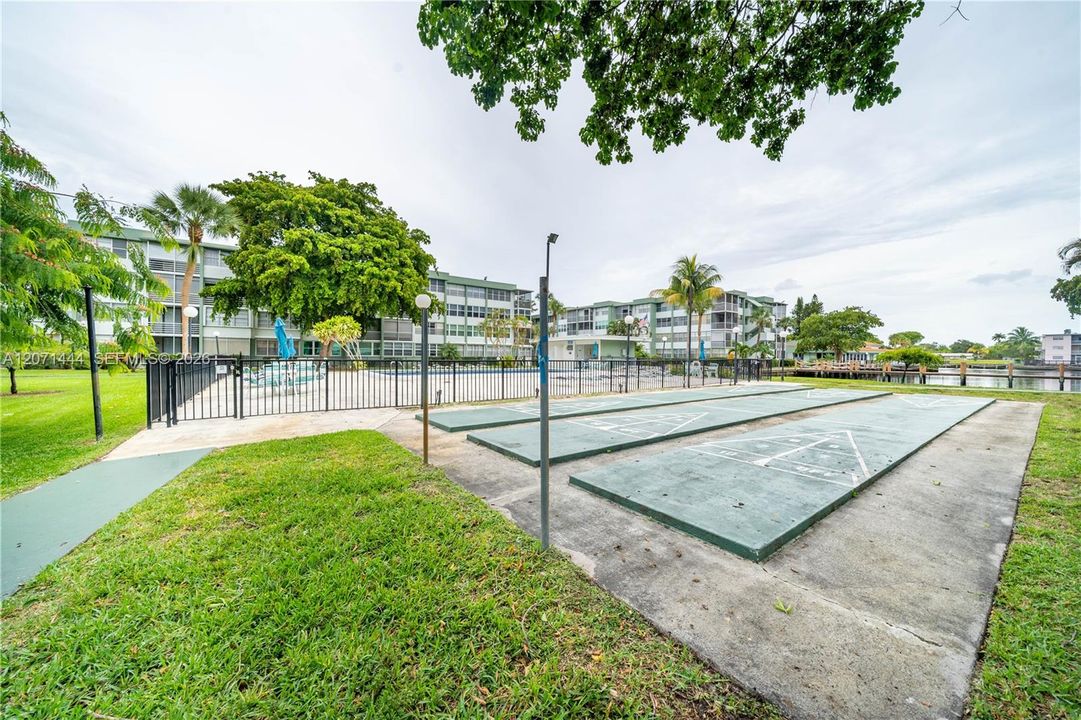 For Rent: $2,380 (2 beds, 2 baths, 1040 Square Feet)