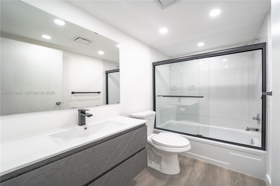 For Rent: $2,380 (2 beds, 2 baths, 1040 Square Feet)