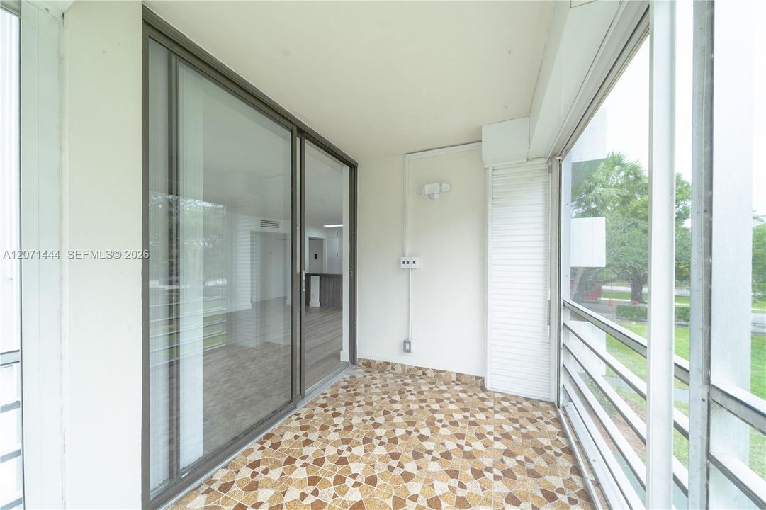 For Rent: $2,380 (2 beds, 2 baths, 1040 Square Feet)
