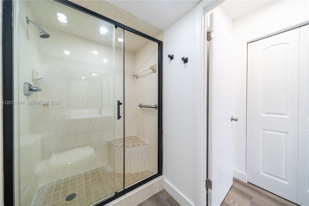 For Rent: $2,380 (2 beds, 2 baths, 1040 Square Feet)