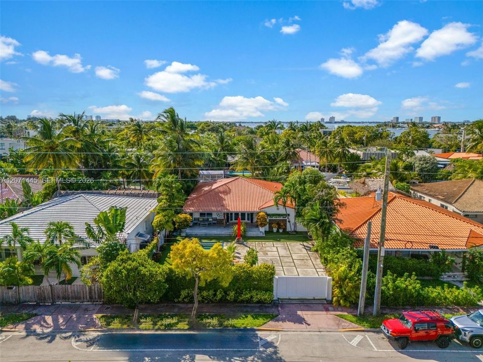 For Sale: $2,670,000 (4 beds, 3 baths, 2496 Square Feet)