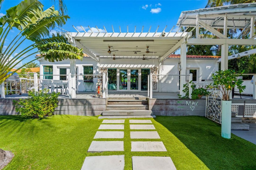 For Sale: $2,670,000 (4 beds, 3 baths, 2496 Square Feet)