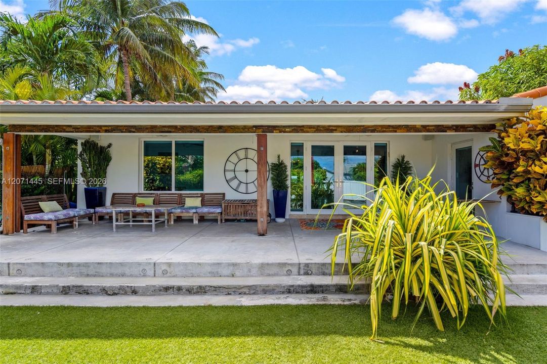 For Sale: $2,670,000 (4 beds, 3 baths, 2496 Square Feet)