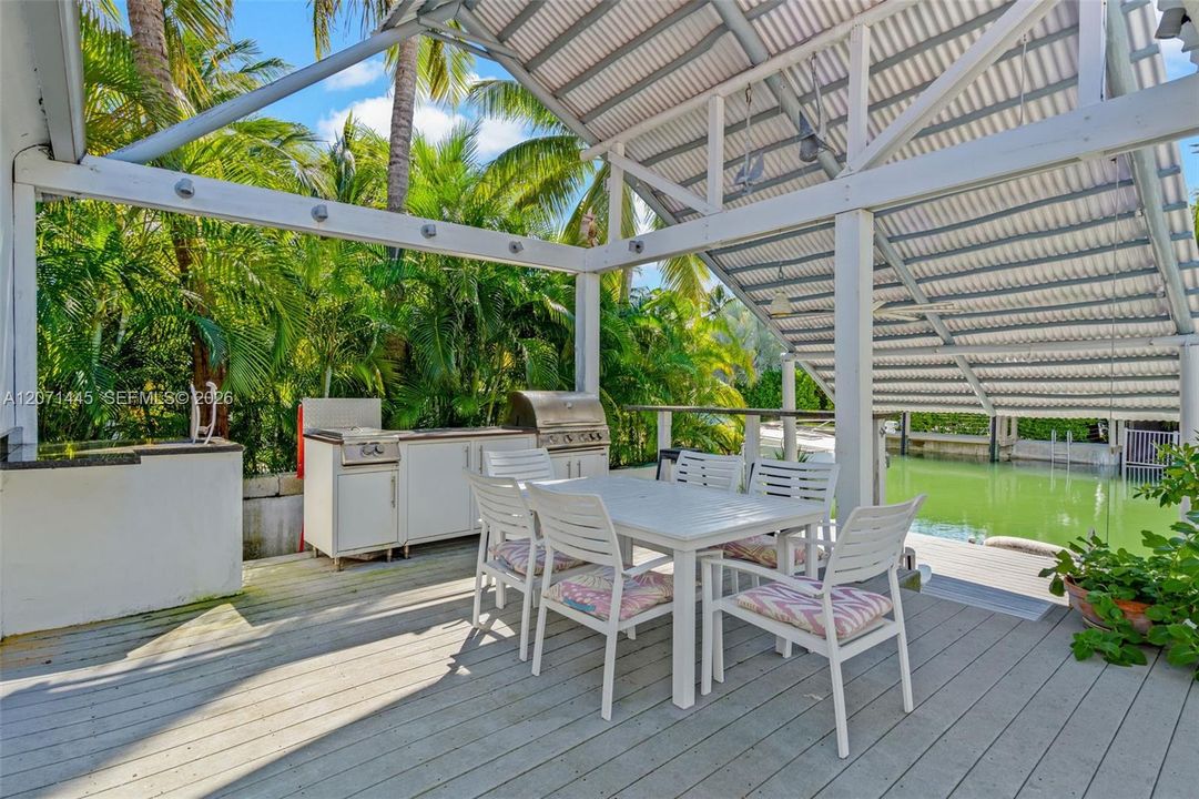For Sale: $2,670,000 (4 beds, 3 baths, 2496 Square Feet)