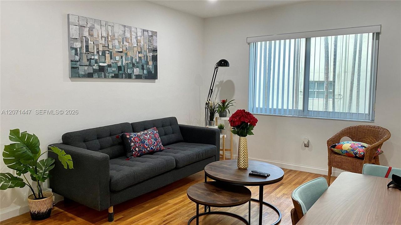 For Rent: $2,700 (2 beds, 1 baths, 3360 Square Feet)