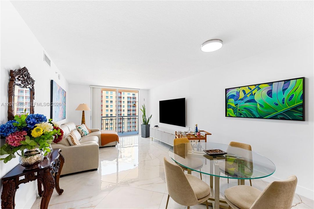 For Sale: $549,900 (2 beds, 2 baths, 1467 Square Feet)