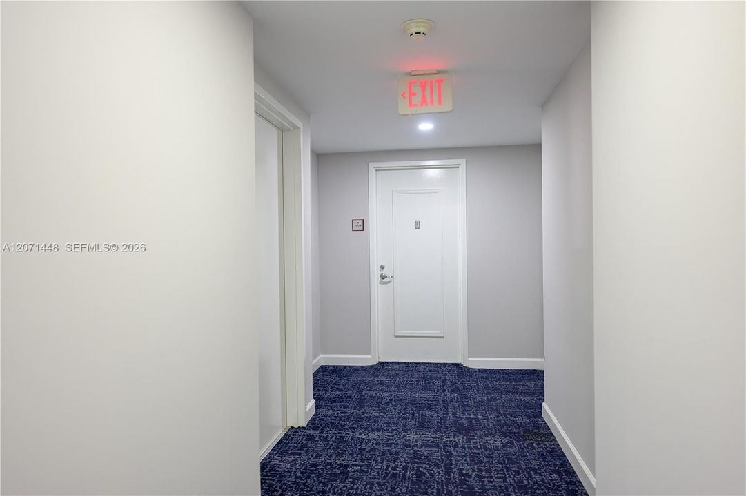 For Sale: $549,900 (2 beds, 2 baths, 1467 Square Feet)