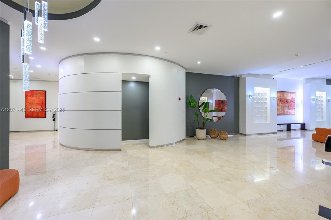 For Sale: $549,900 (2 beds, 2 baths, 1467 Square Feet)