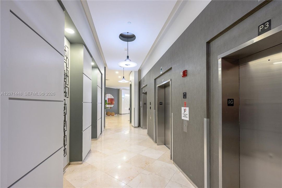For Sale: $549,900 (2 beds, 2 baths, 1467 Square Feet)