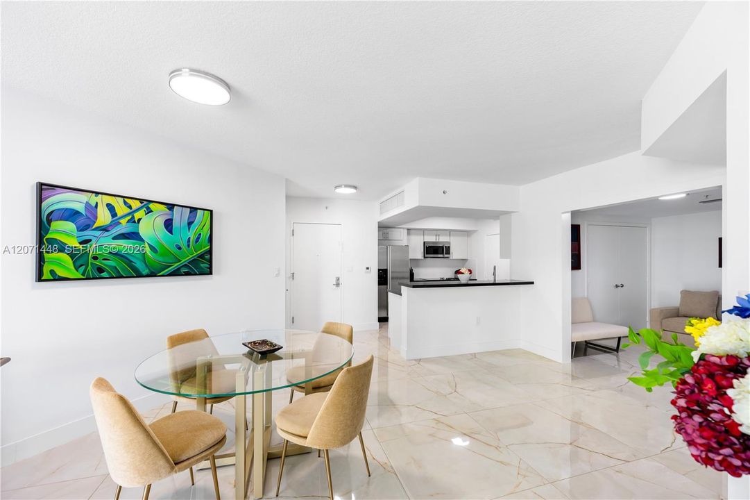 For Sale: $549,900 (2 beds, 2 baths, 1467 Square Feet)