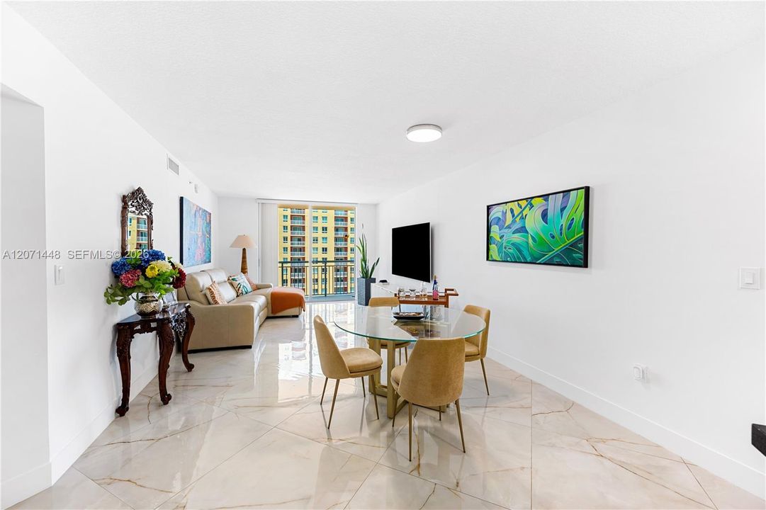 For Sale: $549,900 (2 beds, 2 baths, 1467 Square Feet)