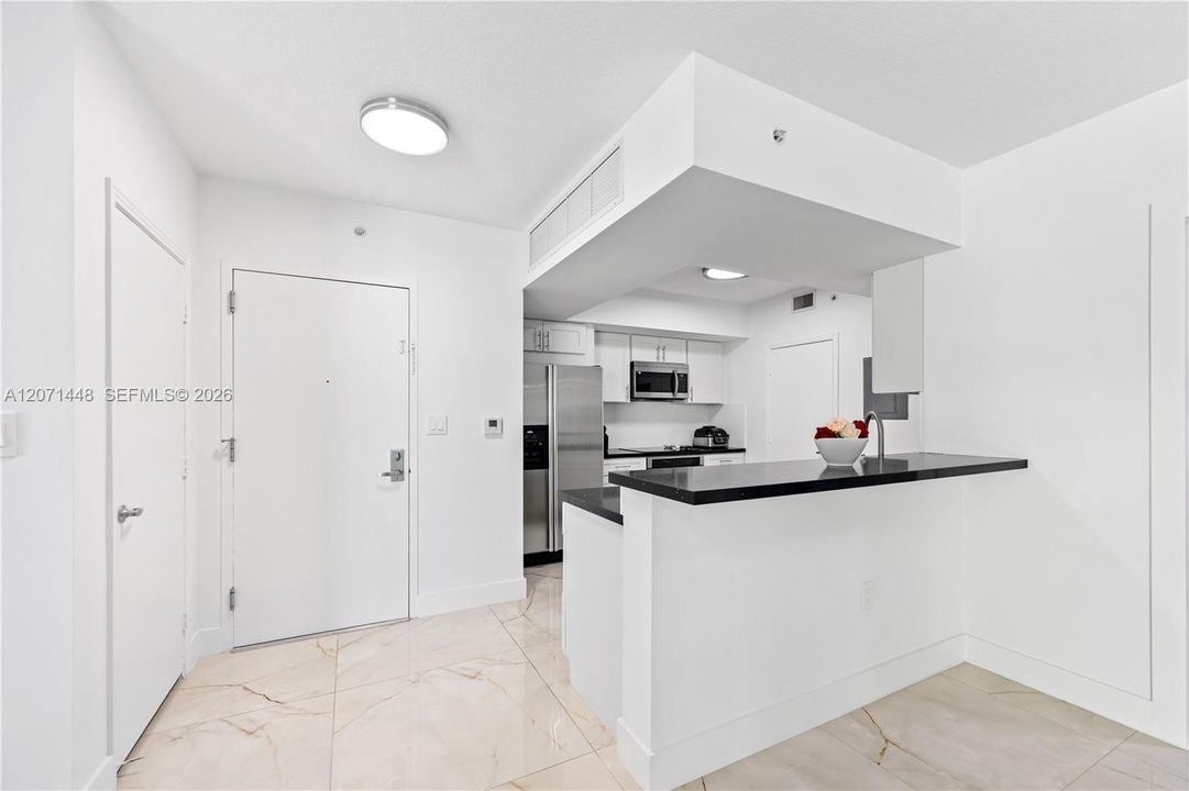 For Sale: $549,900 (2 beds, 2 baths, 1467 Square Feet)