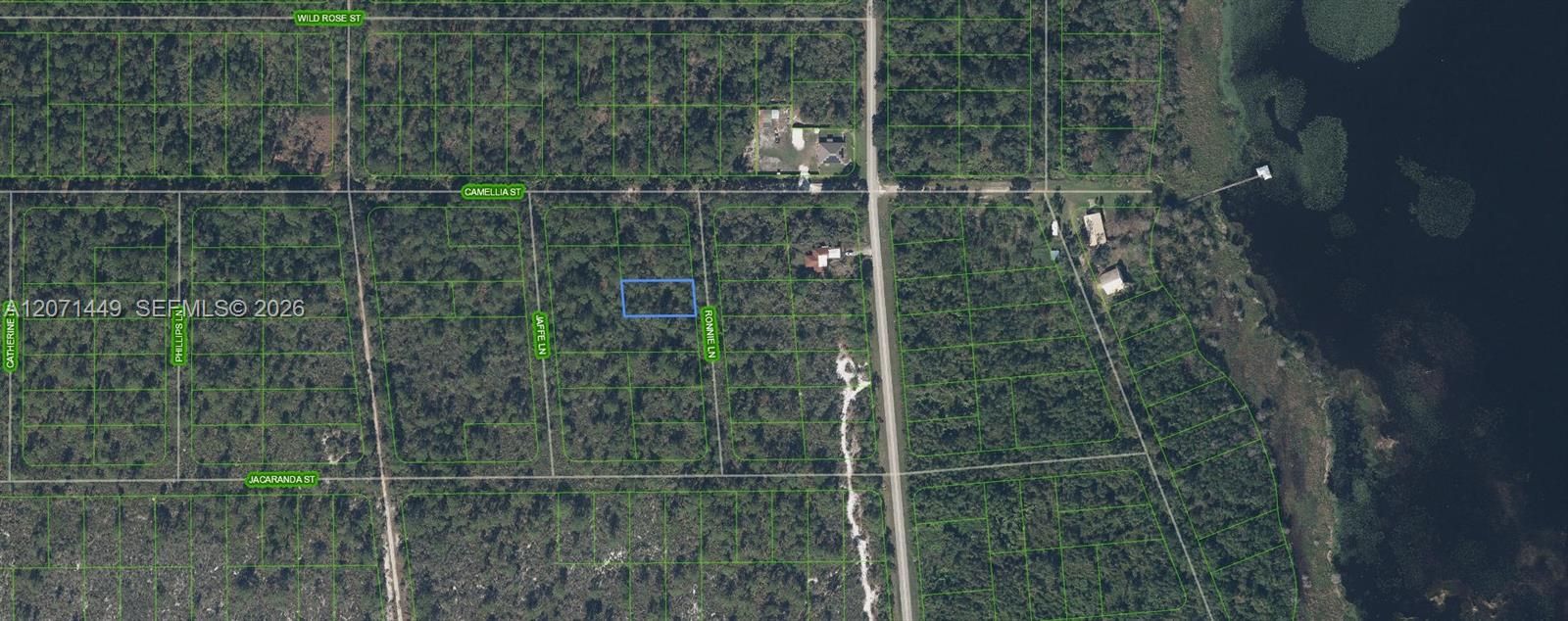 На продажу: $8,900 (0.26 acres)