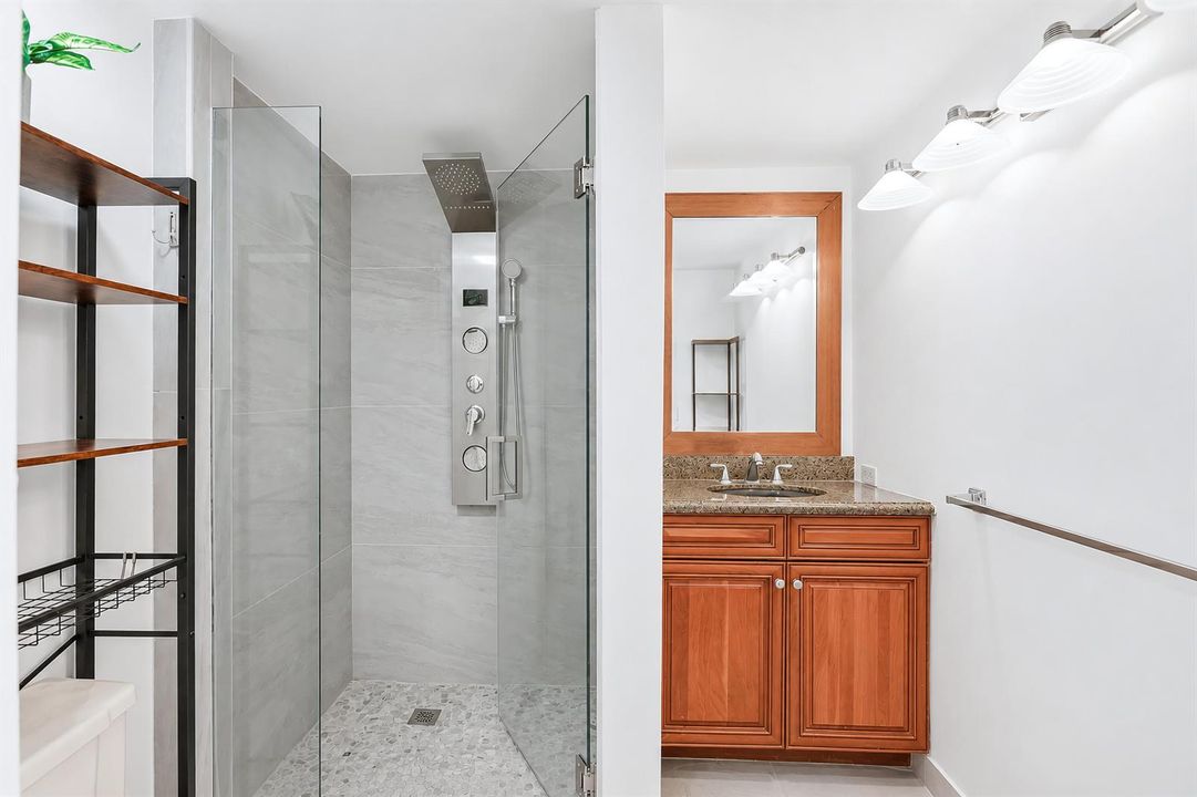 Primary En-Suite Bathroom
