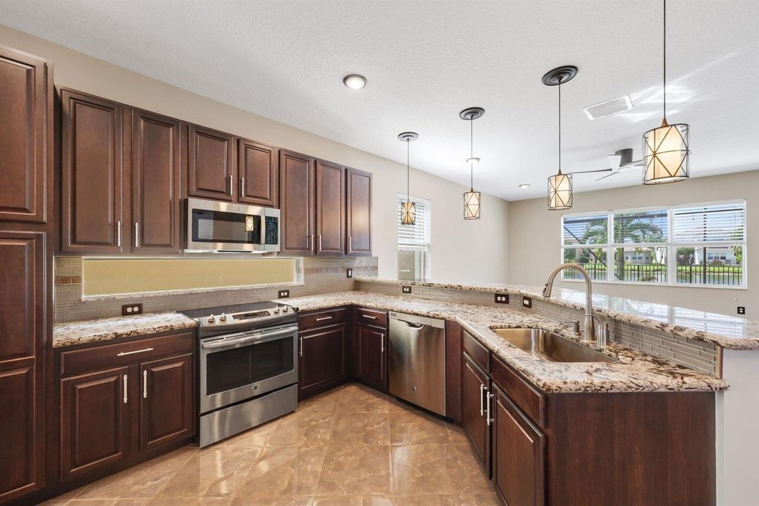 8160 Cantabria Falls Dr - 19.jpg-SMALL