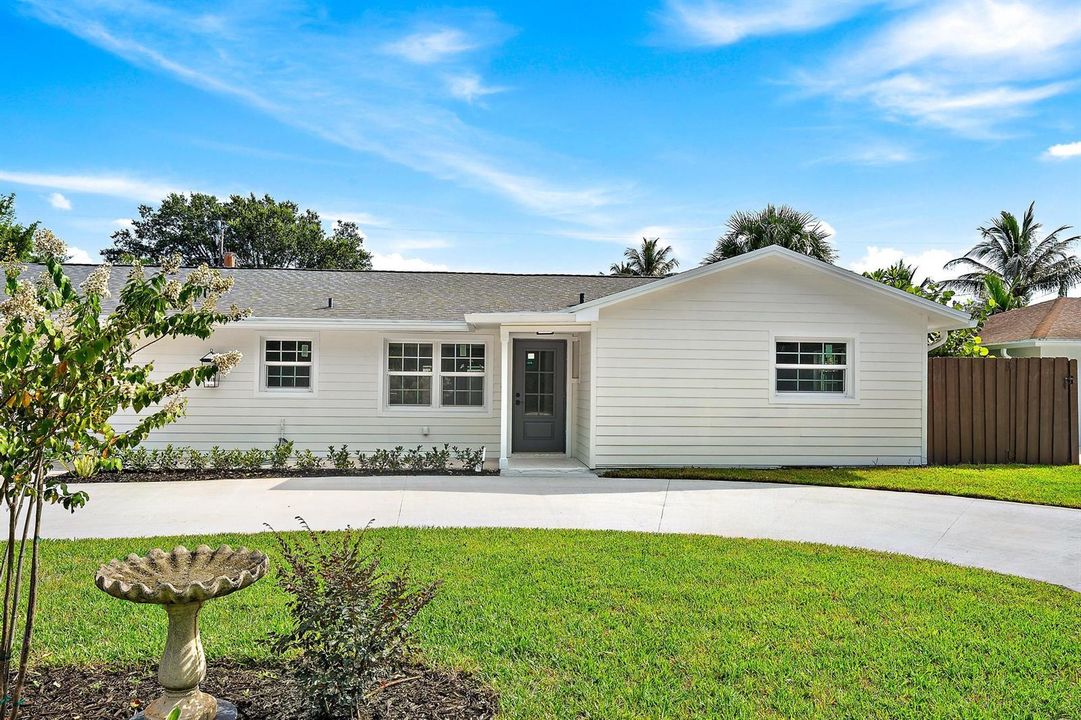 109 E Riverside Dr-23