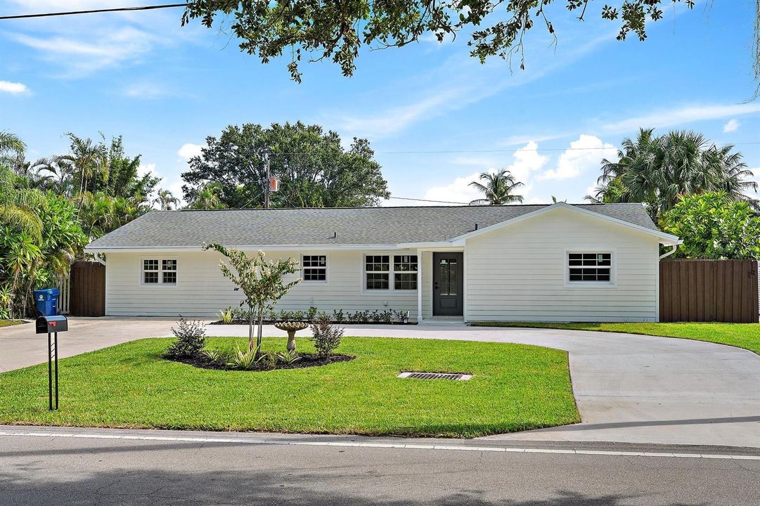 109 E Riverside Dr-24