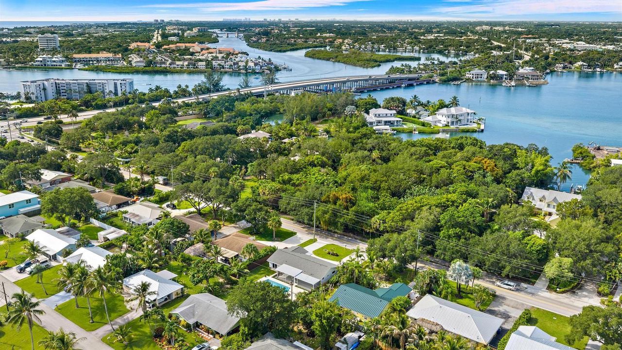 109 E Riverside Dr-29