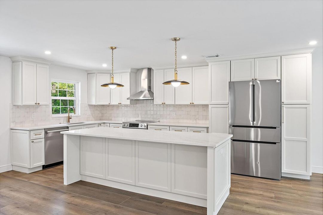 109 E Riverside Dr-2