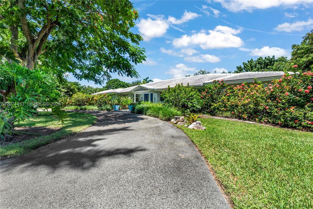 For Sale: $4,455,000 (4 beds, 3 baths, 3450 Square Feet)