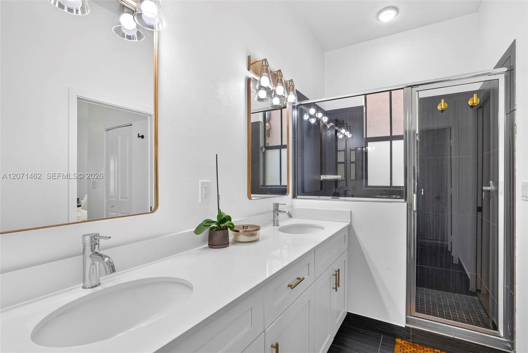 Active With Contract: $3,500 (3 beds, 2 baths, 1627 Square Feet)