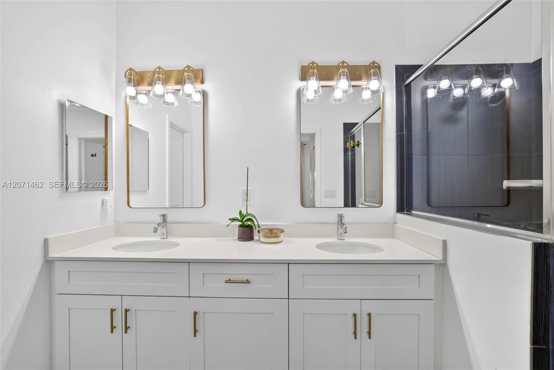 Active With Contract: $3,500 (3 beds, 2 baths, 1627 Square Feet)