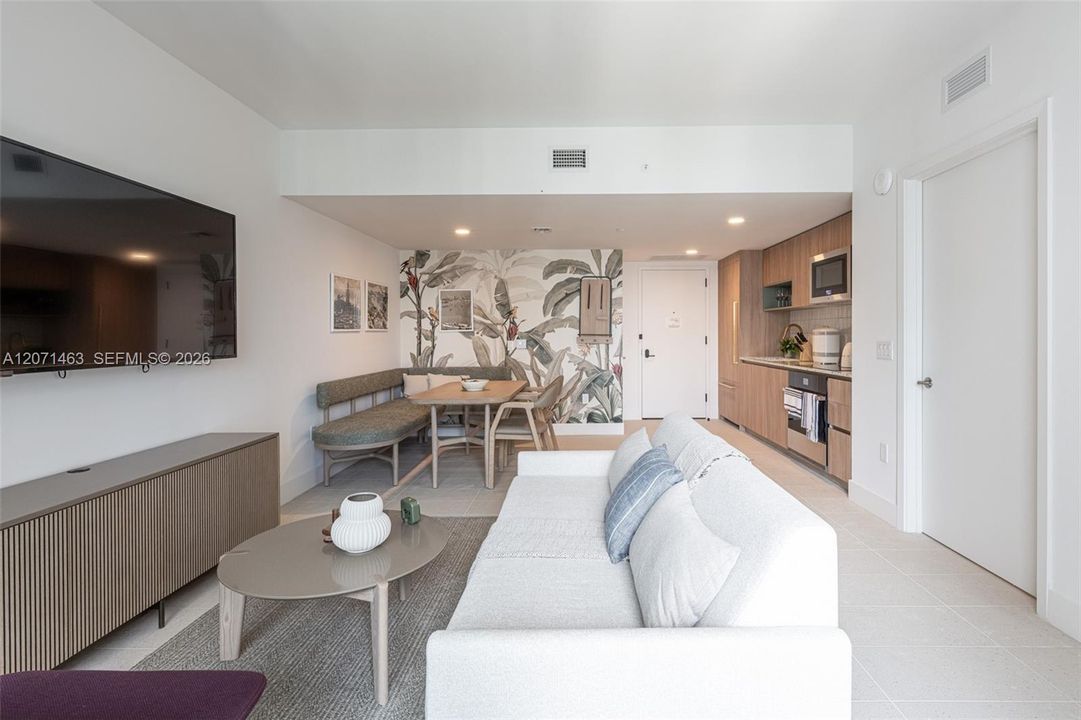 For Sale: $449,990 (1 beds, 1 baths, 679 Square Feet)