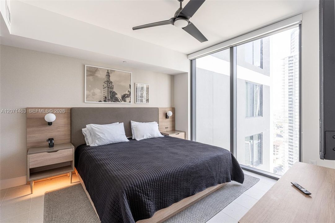 For Sale: $449,990 (1 beds, 1 baths, 679 Square Feet)