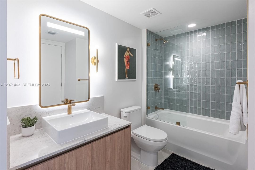 For Sale: $449,990 (1 beds, 1 baths, 679 Square Feet)