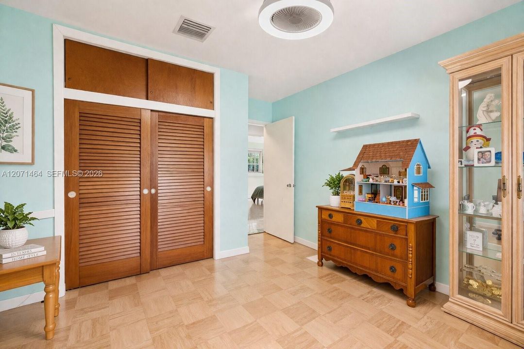 For Sale: $1,350,000 (3 beds, 2 baths, 1841 Square Feet)