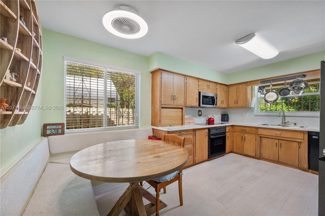 For Sale: $1,350,000 (3 beds, 2 baths, 1841 Square Feet)