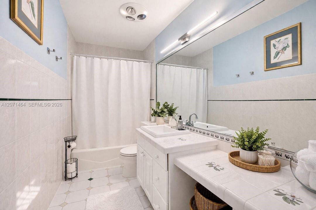 For Sale: $1,350,000 (3 beds, 2 baths, 1841 Square Feet)