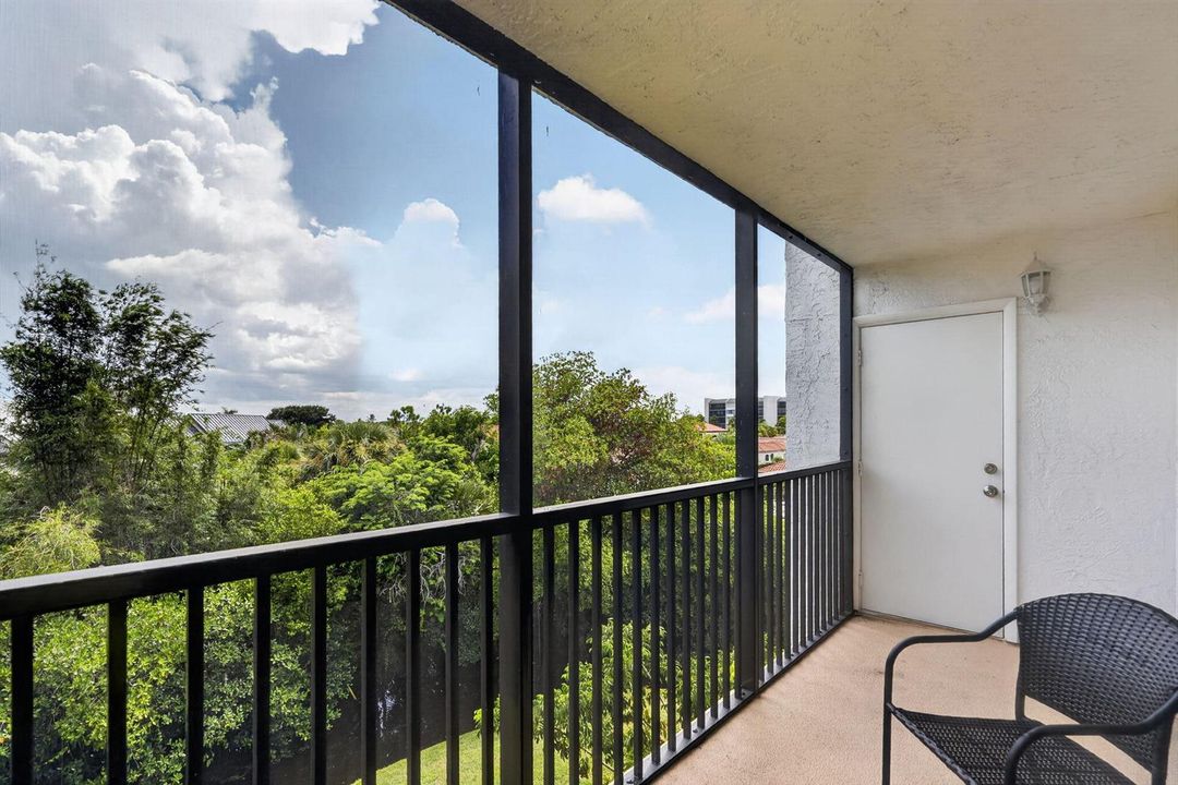 Screened In Balcony/South Exposure