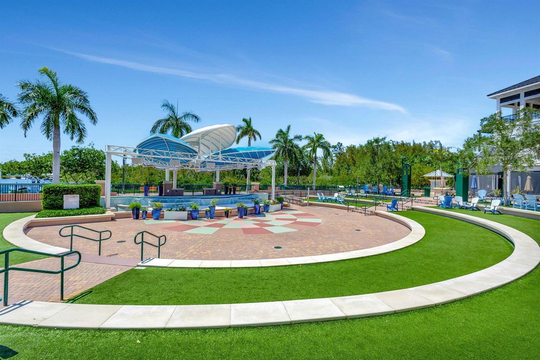 Amphitheater at Harbourside Place