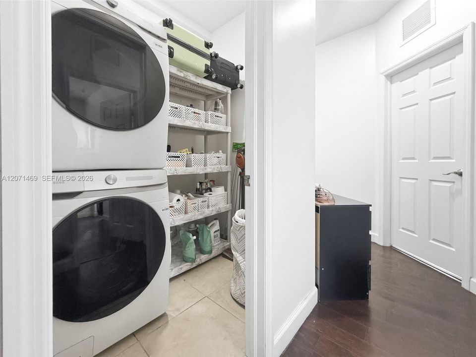 For Sale: $845,000 (4 beds, 3 baths, 2210 Square Feet)