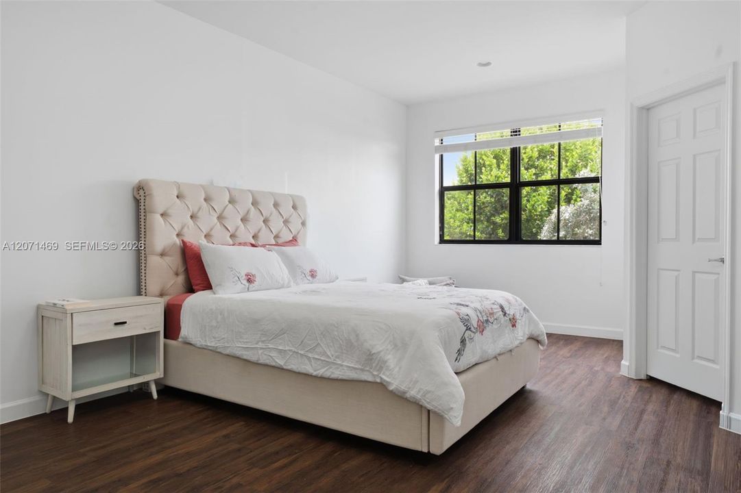 For Sale: $845,000 (4 beds, 3 baths, 2210 Square Feet)
