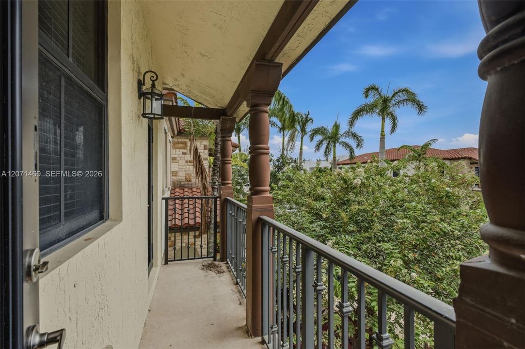 For Sale: $845,000 (4 beds, 3 baths, 2210 Square Feet)