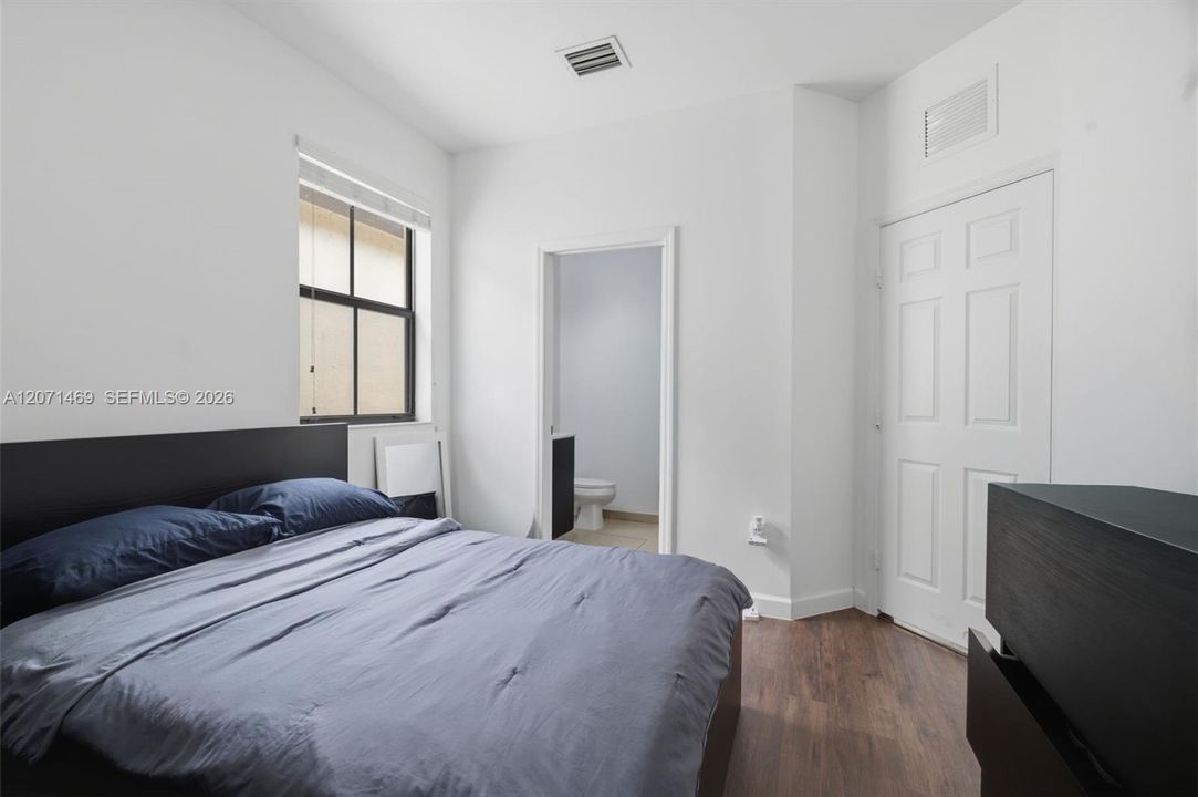 For Sale: $845,000 (4 beds, 3 baths, 2210 Square Feet)