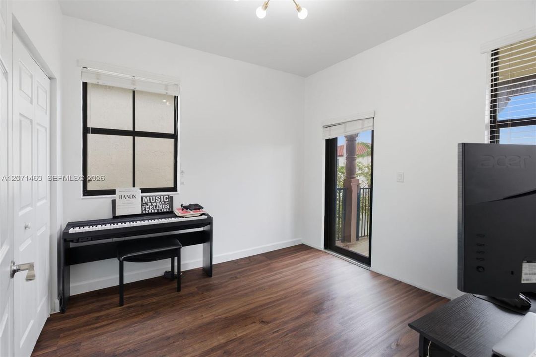 For Sale: $845,000 (4 beds, 3 baths, 2210 Square Feet)