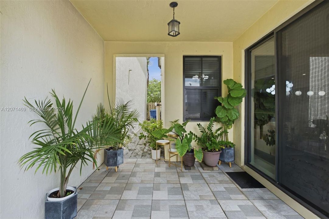 For Sale: $845,000 (4 beds, 3 baths, 2210 Square Feet)