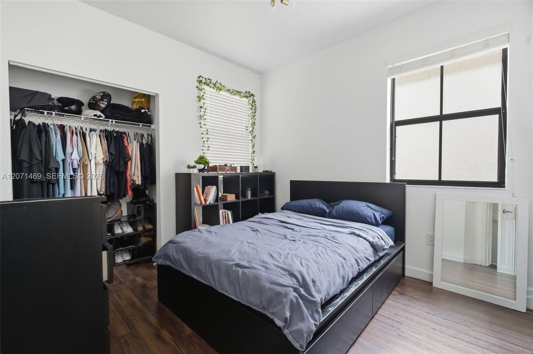 For Sale: $845,000 (4 beds, 3 baths, 2210 Square Feet)