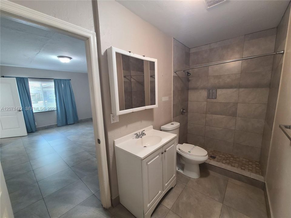 For Rent: $2,200 (2 beds, 2 baths, 1200 Square Feet)