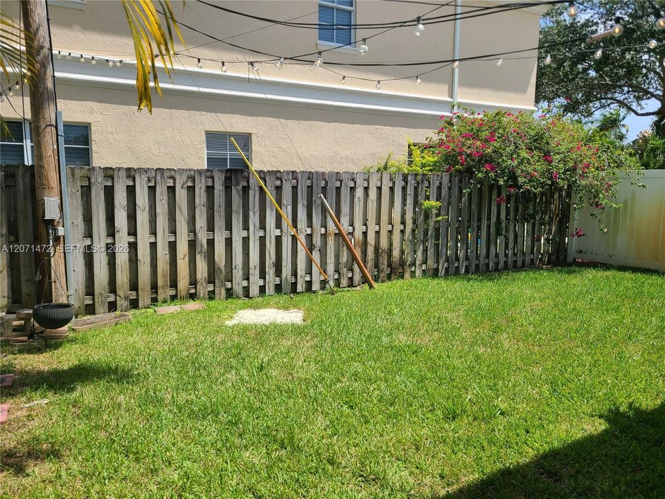 For Rent: $2,200 (2 beds, 2 baths, 1200 Square Feet)