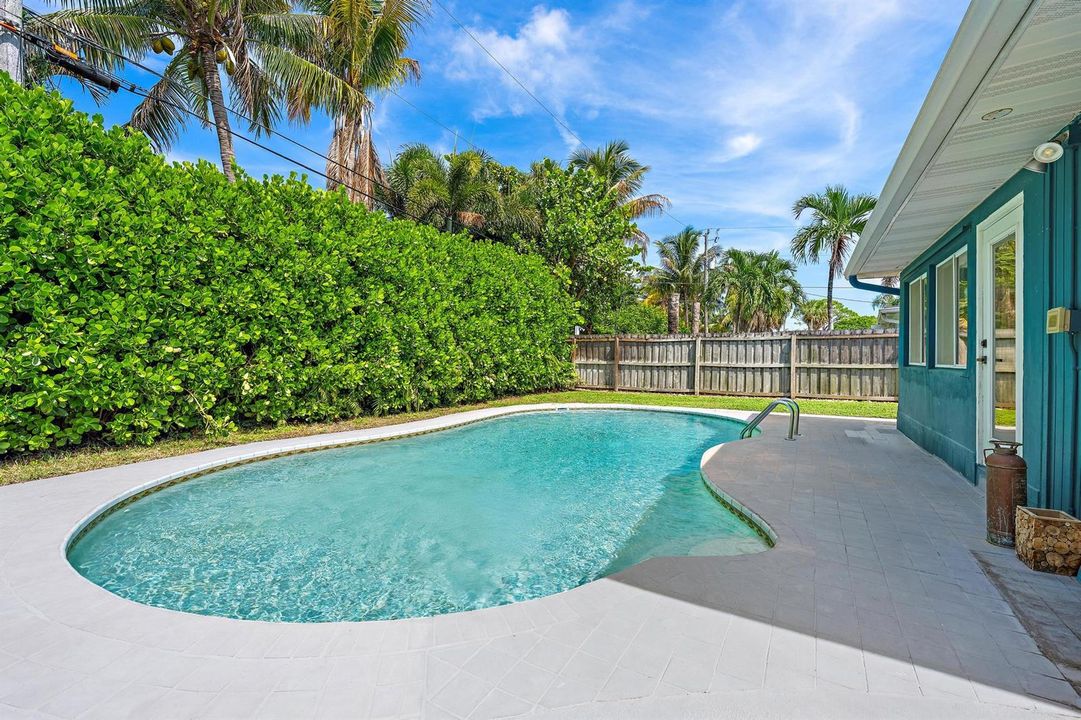 511 Ivy Ave-16