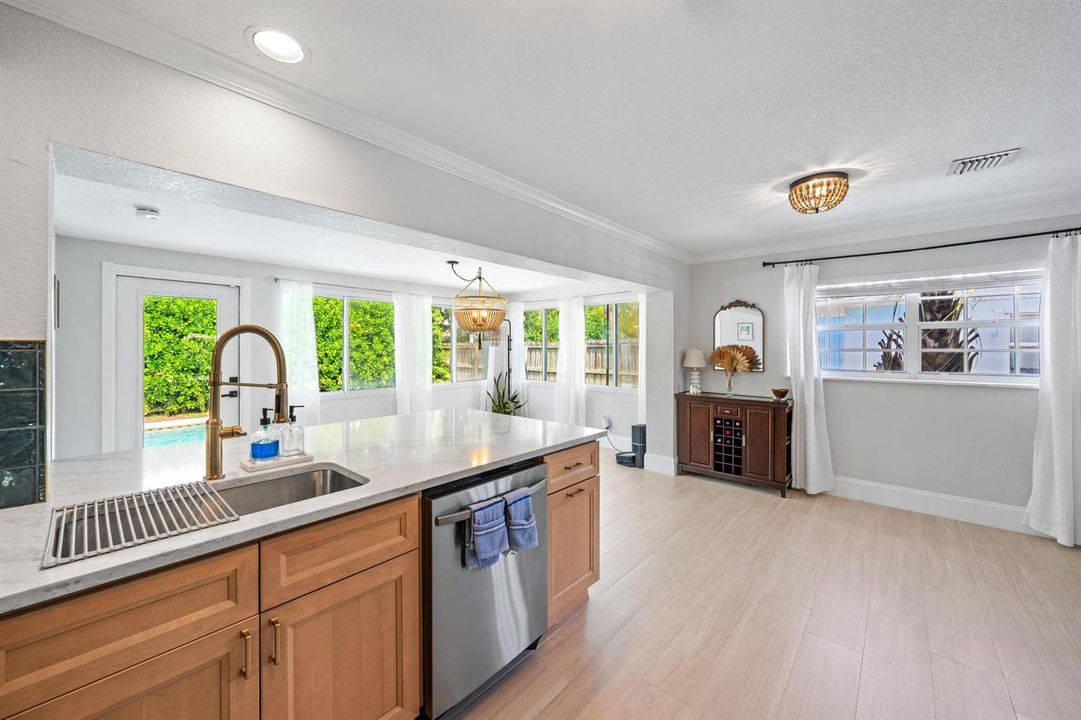 511 Ivy Ave-12