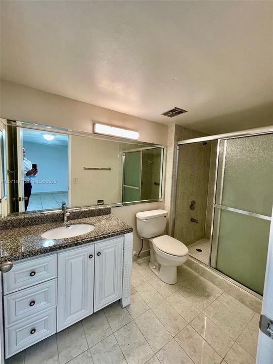For Rent: $2,150 (1 beds, 1 baths, 898 Square Feet)