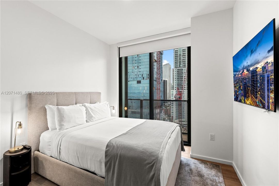 For Sale: $1,225,000 (3 beds, 3 baths, 1135 Square Feet)