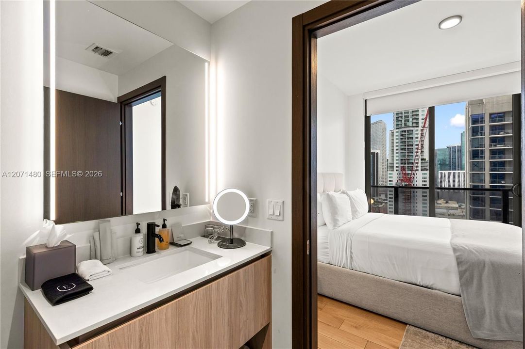 For Sale: $1,225,000 (3 beds, 3 baths, 1135 Square Feet)